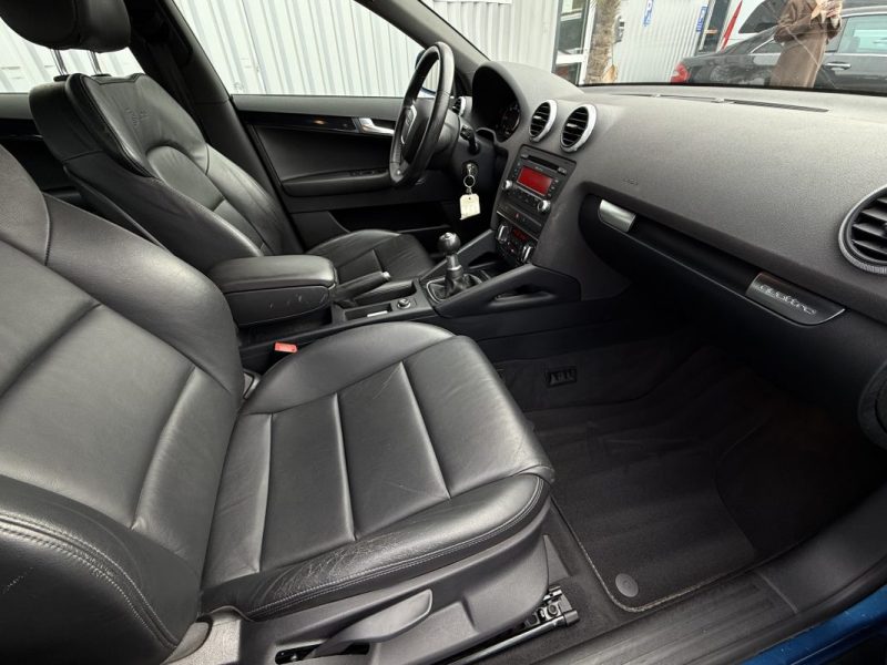 AUDI A3 2.0 TDI 140 AMBIENTE QUATTRO 2009 Garantie 12 mois