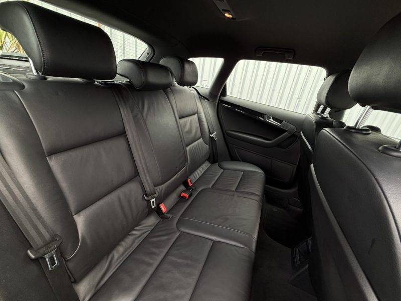 AUDI A3 2.0 TDI 140 AMBIENTE QUATTRO 2009 Garantie 12 mois