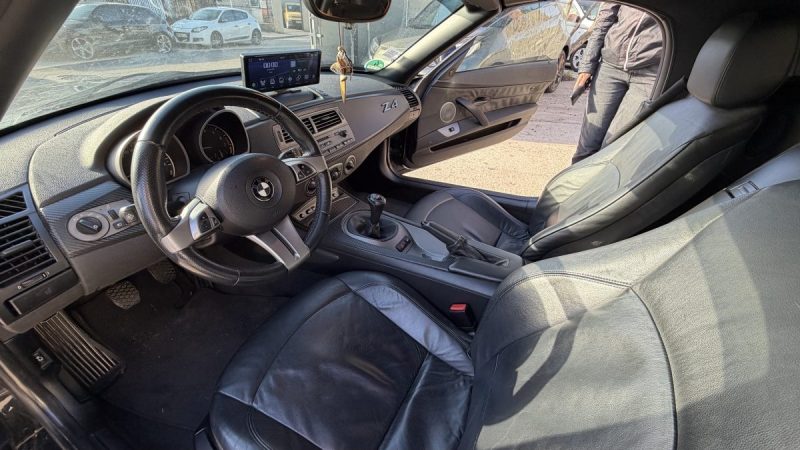 B.M.W. Z4 2.2I ROADSTER 