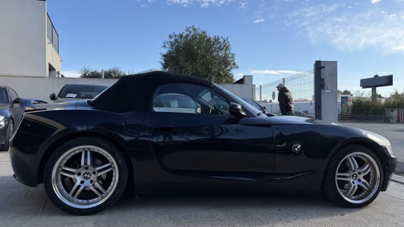 B.M.W. Z4 2.2I ROADSTER 