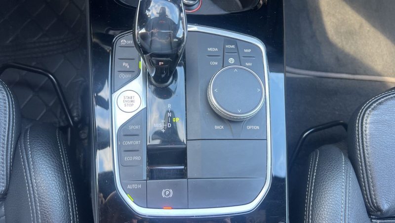 BMW SERIE 1 118D  F40 2.0 L 150 ch Toit ouvrant