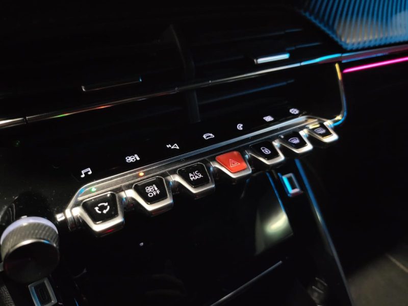 PEUGEOT 2008 1.2 PURETECH 130CH GT / PHARES DIRECTIONNELS + CONDUITE SEMI-AUTONOME / 