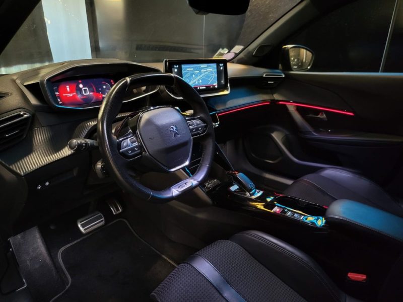 PEUGEOT 2008 1.2 PURETECH 130CH GT / PHARES DIRECTIONNELS + CONDUITE SEMI-AUTONOME / 