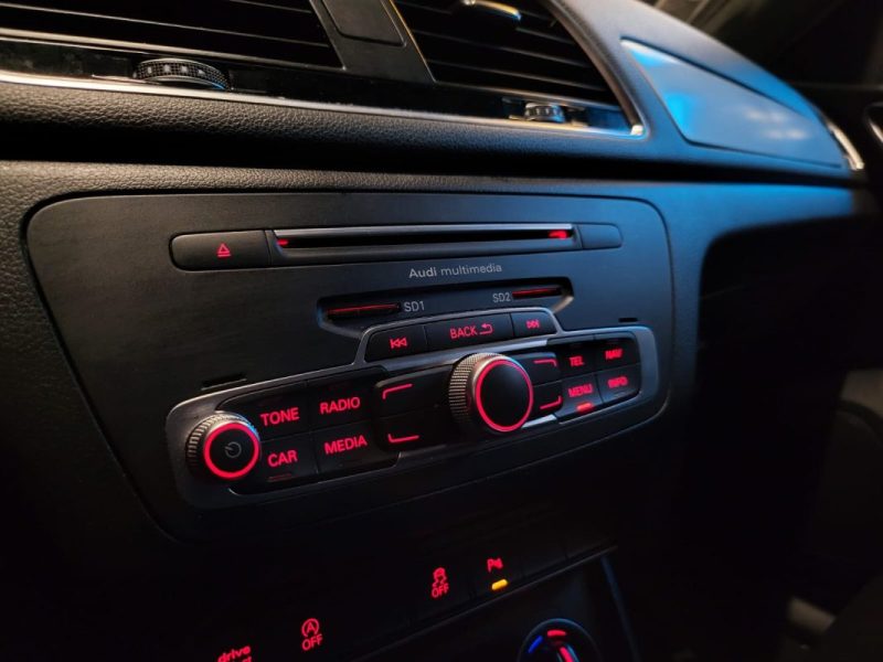 AUDI Q3 2.0 TDI 120CH S LINE / ATTELAGE + DRIVE SELECT /