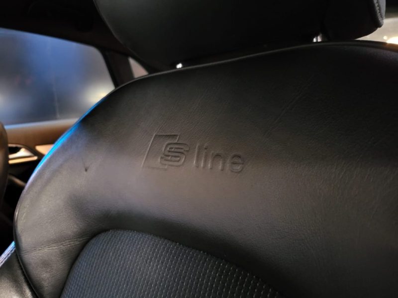 AUDI Q3 2.0 TDI 120CH S LINE / ATTELAGE + DRIVE SELECT /