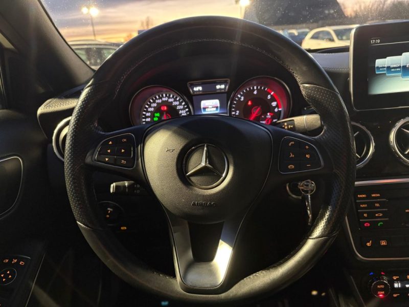 Mercedes GLA 200 CDI 136CH EDITION 4MATIC - 🌤 Toit ouvrant - 🎥 Caméra de recul - ✅ Garantie
