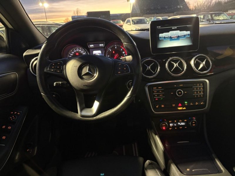Mercedes GLA 200 CDI 136CH EDITION 4MATIC - 🌤 Toit ouvrant - 🎥 Caméra de recul - ✅ Garantie