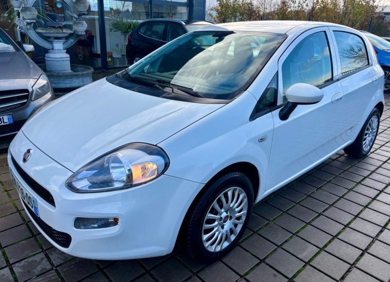 FIAT PUNTO 1.2 8V 69CH EASY 5P POP 2017