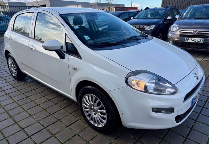 FIAT PUNTO 1.2 8V 69CH EASY 5P POP 2017