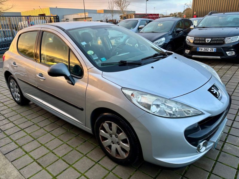 PEUGEOT 207 1.4E 88ch PREMIUM 2-TRONIC 2009
