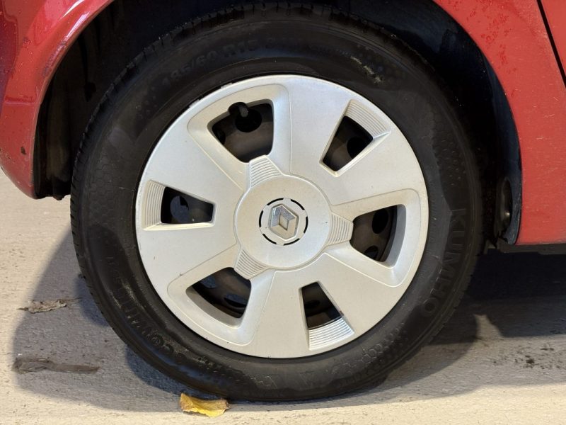 Renault Twingo 3  1.0 SCE 70CH 2015 - Ideal Jeune Permis - Bluetooth - Faible consomation