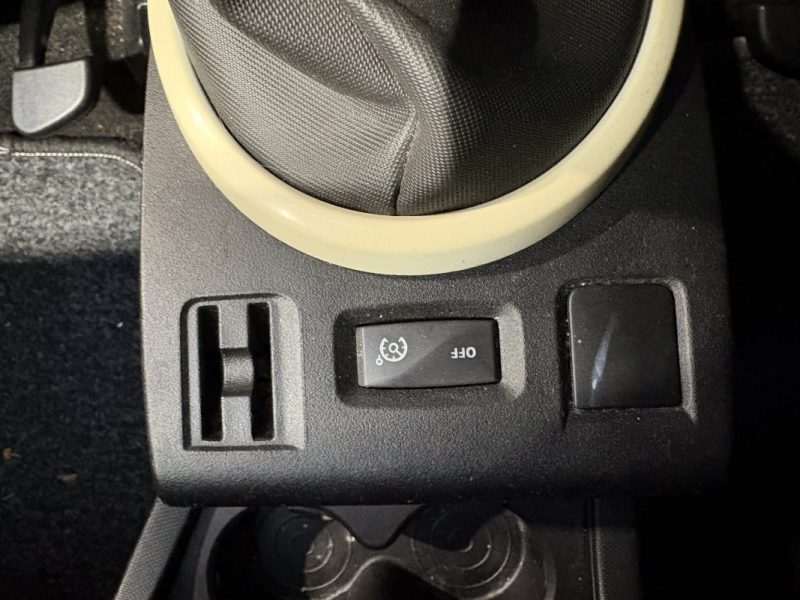 Renault Twingo 3  1.0 SCE 70CH 2015 - Ideal Jeune Permis - Bluetooth - Faible consomation