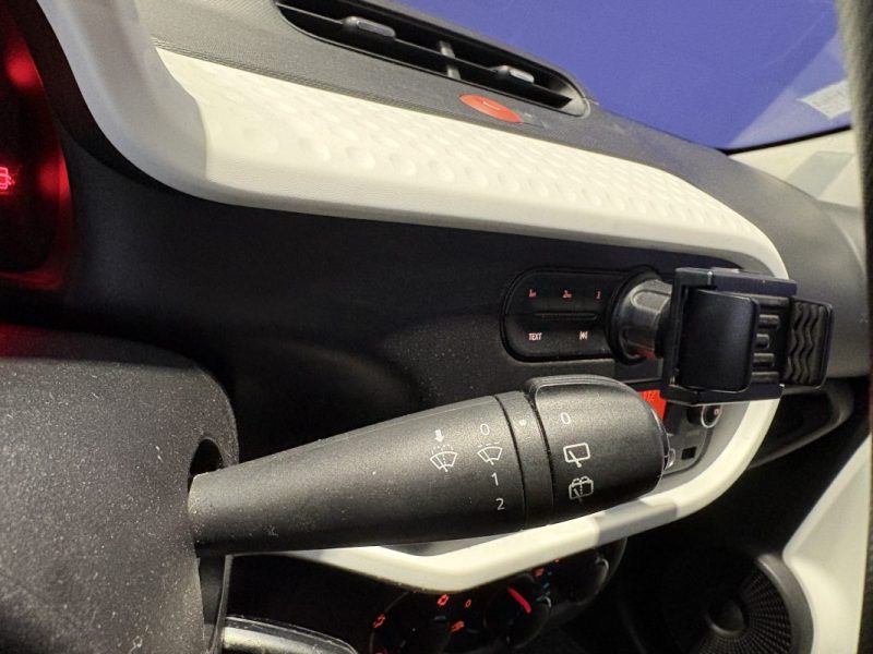 Renault Twingo 3  1.0 SCE 70CH 2015 - Ideal Jeune Permis - Bluetooth - Faible consomation