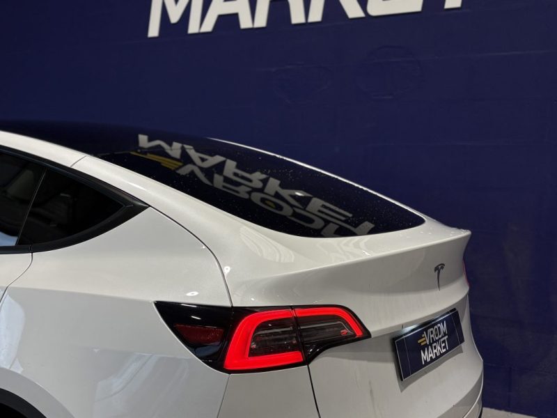 Tesla Model Y Standard  RWD 2023 - 40 000KM - Full option - Entretien ok 