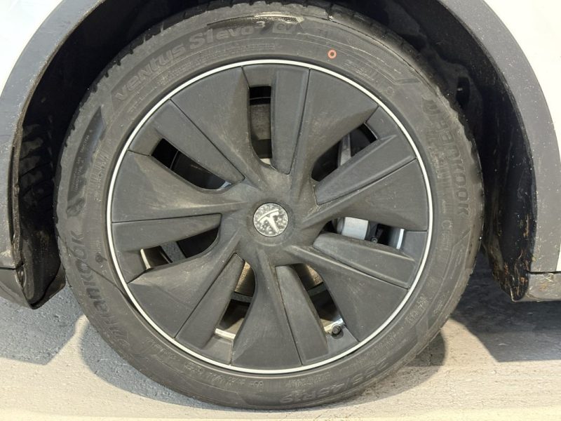 Tesla Model Y Standard  RWD 2023 - 40 000KM - Full option - Entretien ok 