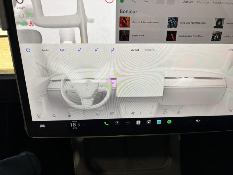 Tesla Model Y Standard  RWD 2023 - 40 000KM - Full option - Entretien ok 