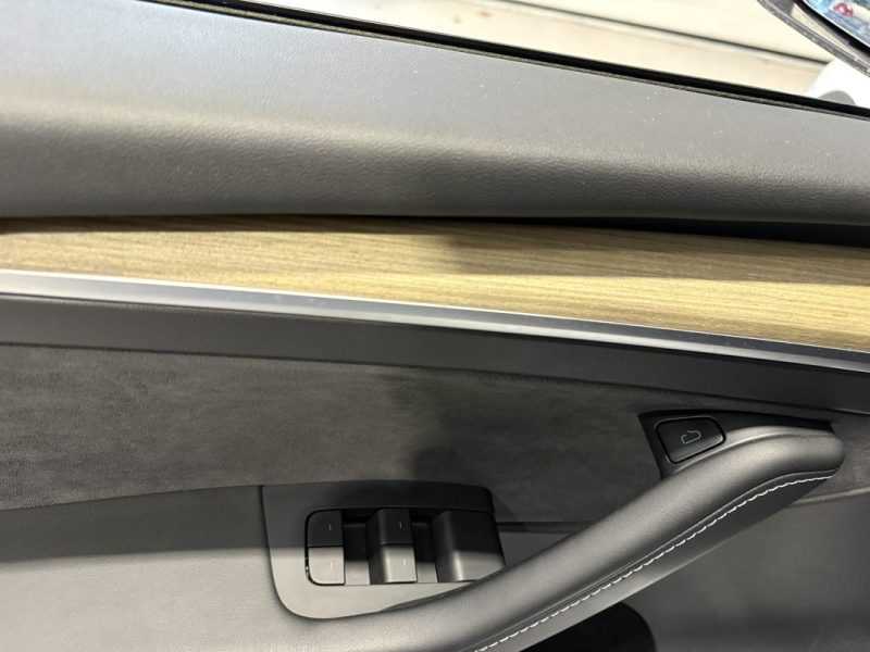 Tesla Model Y Standard  RWD 2023 - 40 000KM - Full option - Entretien ok 