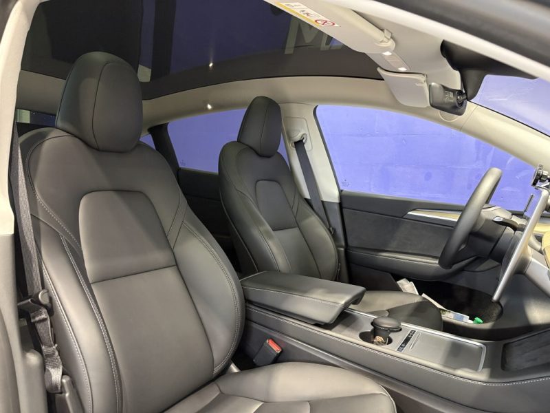 Tesla Model Y Standard  RWD 2023 - 40 000KM - Full option - Entretien ok 