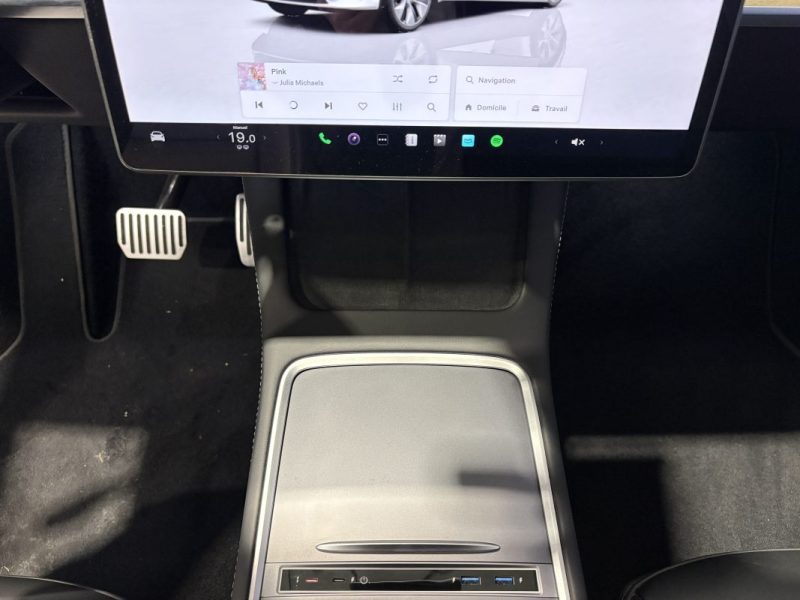 Tesla Model Y Standard  RWD 2023 - 40 000KM - Full option - Entretien ok 