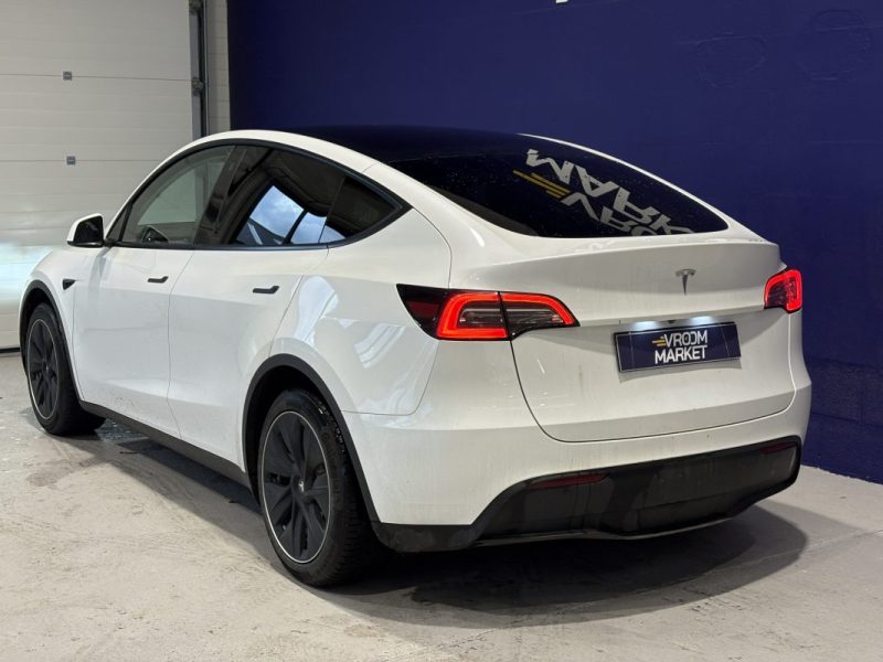 Tesla Model Y Standard  RWD 2023 - 40 000KM - Full option - Entretien ok 