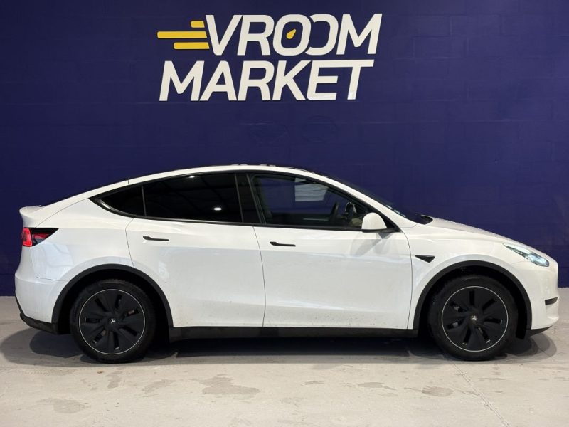 Tesla Model Y Standard  RWD 2023 - 40 000KM - Full option - Entretien ok 