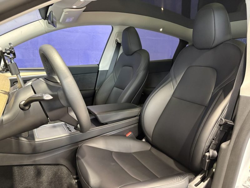 Tesla Model Y Standard  RWD 2023 - 40 000KM - Full option - Entretien ok 