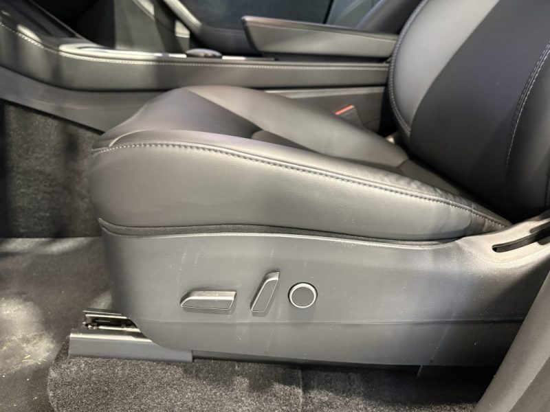 Tesla Model Y Standard  RWD 2023 - 40 000KM - Full option - Entretien ok 