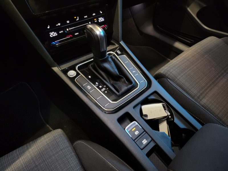 VOLKSWAGEN PASSAT  1.5 TSI 150CV BUSINESS DSG7 / SIEGES CHAUFFANTS / APPLE CARPLAY / SUIVI COMPLET VOLKSWAGEN 2021