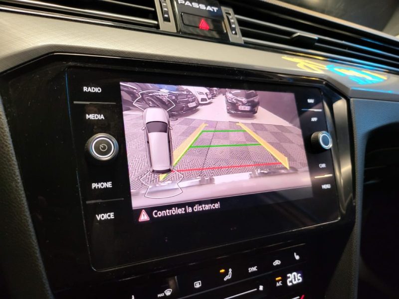 VOLKSWAGEN PASSAT  1.5 TSI 150CV BUSINESS DSG7 / SIEGES CHAUFFANTS / APPLE CARPLAY / SUIVI COMPLET VOLKSWAGEN 2021