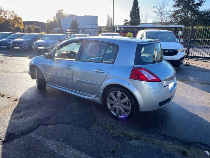 RENAULT MEGANE 2.0I - 16V TURBO RS 2005 225ch