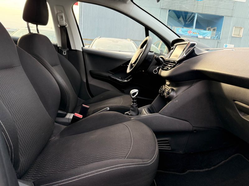 PEUGEOT 208 1.5 BlueHDi 100 CV - Climatisation & Bluetooth - Garantie 12 mois
