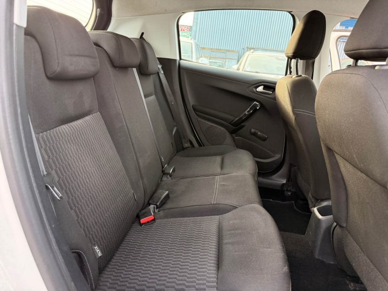 PEUGEOT 208 1.5 BlueHDi 100 CV - Climatisation & Bluetooth - Garantie 12 mois