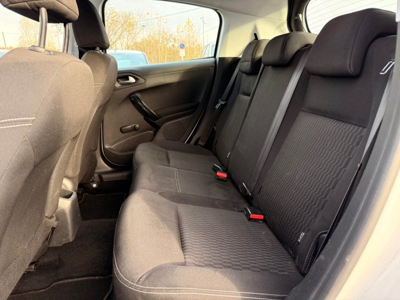PEUGEOT 208 1.5 BlueHDi 100 CV - Climatisation & Bluetooth - Garantie 12 mois