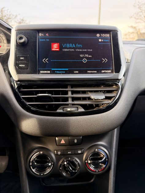 PEUGEOT 208 1.5 BlueHDi 100 CV - Climatisation & Bluetooth - Garantie 12 mois