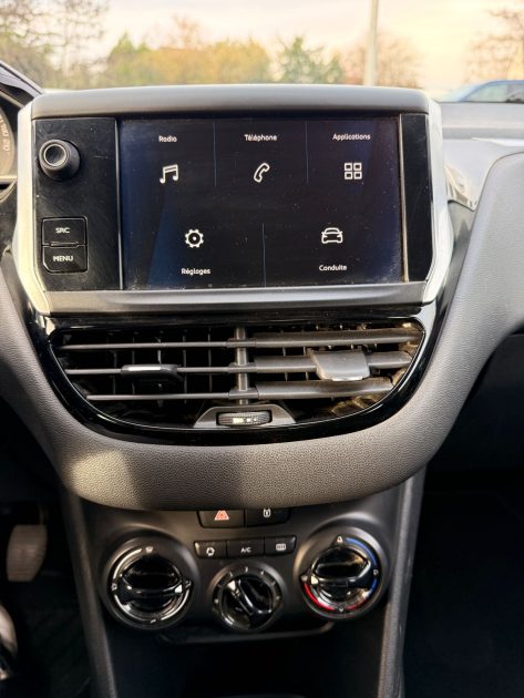PEUGEOT 208 1.5 BlueHDi 100 CV - Climatisation & Bluetooth - Garantie 12 mois