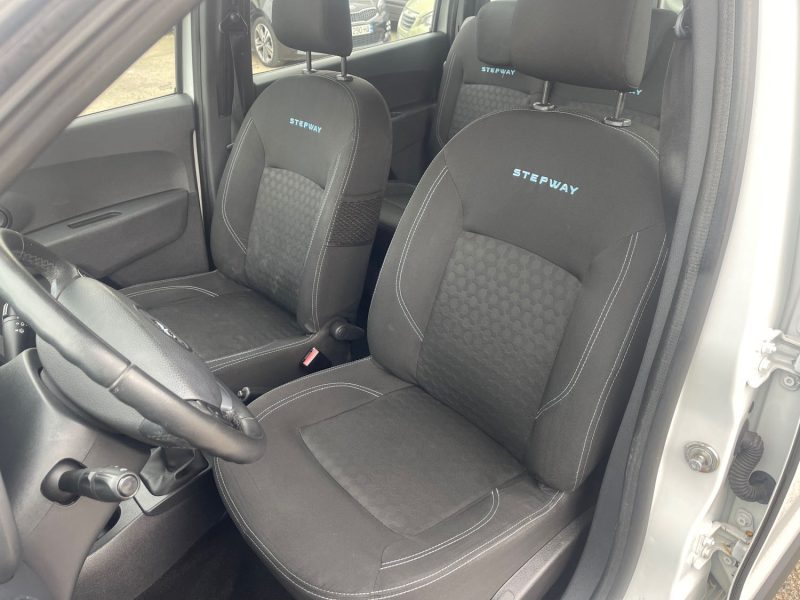 DACIA LODGY  1.2 TCE 115CH STEPWAY EURO6 7 PLACES 2015