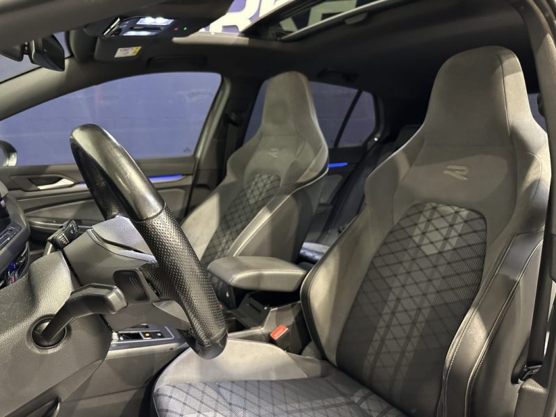 VOLKSWAGEN GOLF 8 1.5 e-TSI 150CH DSG7 R-LINE / TOIT OUVRANT / H&K