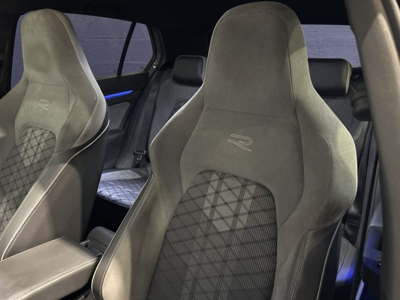 VOLKSWAGEN GOLF 8 1.5 e-TSI 150CH DSG7 R-LINE / TOIT OUVRANT / H&K