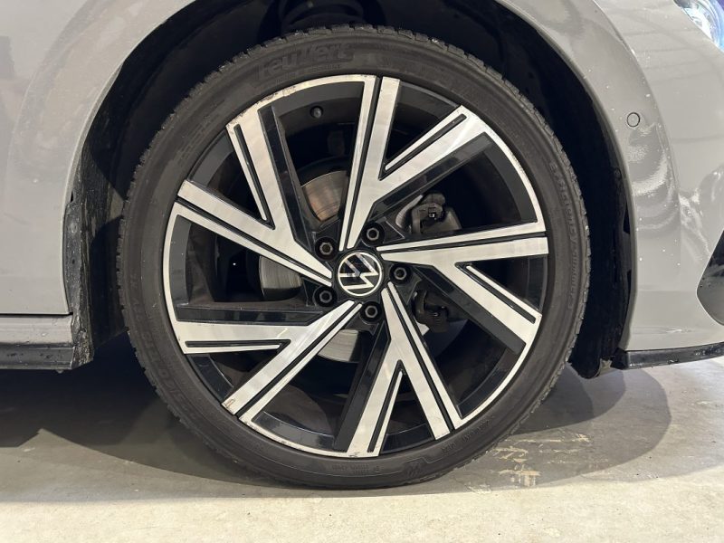 VOLKSWAGEN GOLF 8 1.5 e-TSI 150CH DSG7 R-LINE / TOIT OUVRANT / H&K
