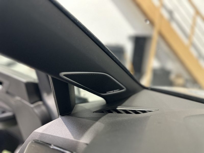 VOLKSWAGEN GOLF 8 1.5 e-TSI 150CH DSG7 R-LINE / TOIT OUVRANT / H&K