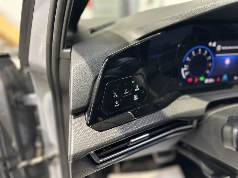 VOLKSWAGEN GOLF 8 1.5 e-TSI 150CH DSG7 R-LINE / TOIT OUVRANT / H&K