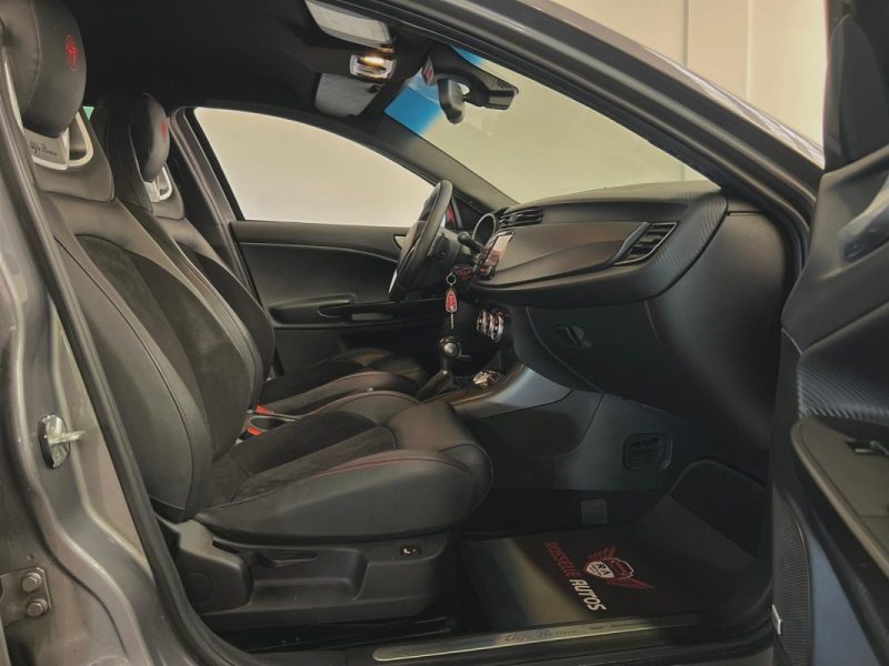ALFA ROMEO GIULIETTA VELOCE 1750 TBI 240CH 
