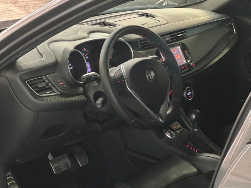ALFA ROMEO GIULIETTA VELOCE 1750 TBI 240CH 