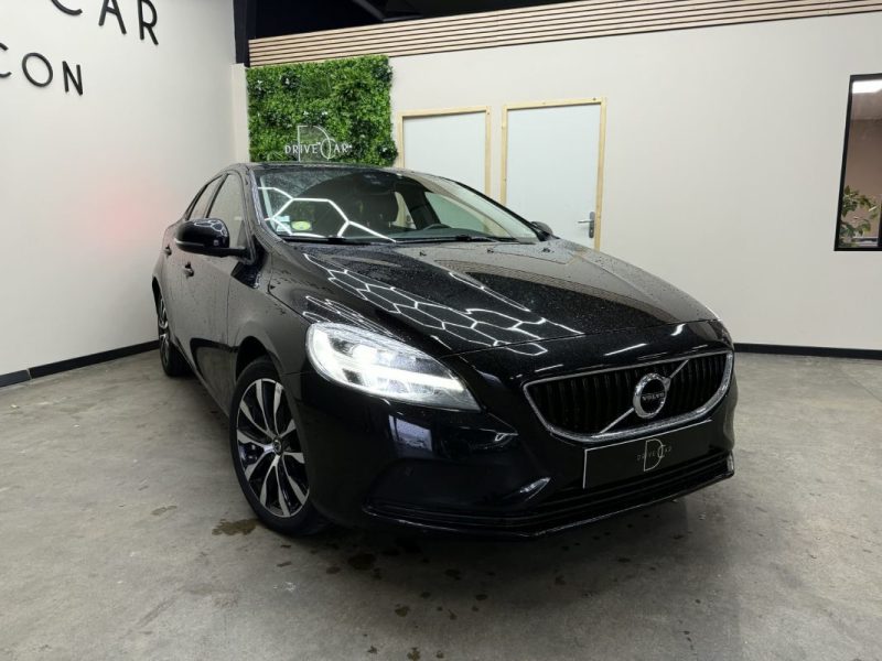 VOLVO V40 D2 120 R-DESIGN 2020
