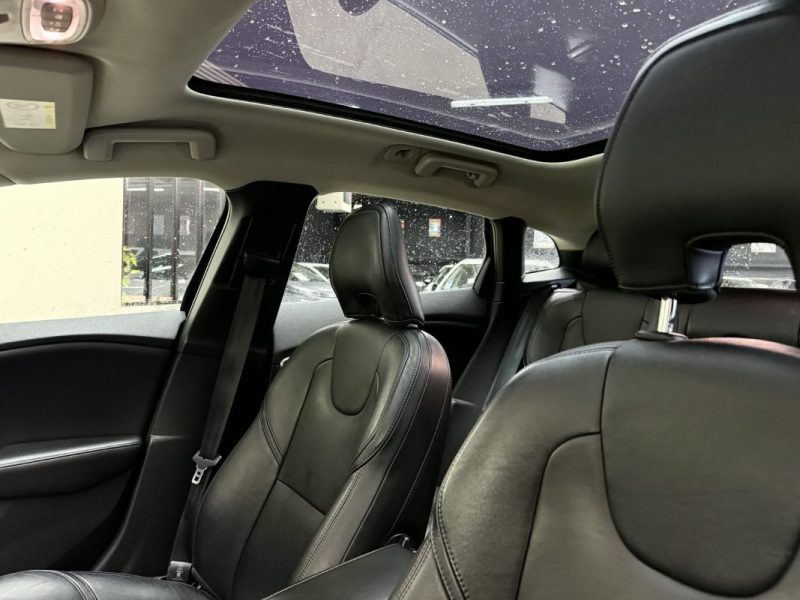 VOLVO V40 D2 120 R-DESIGN 2020