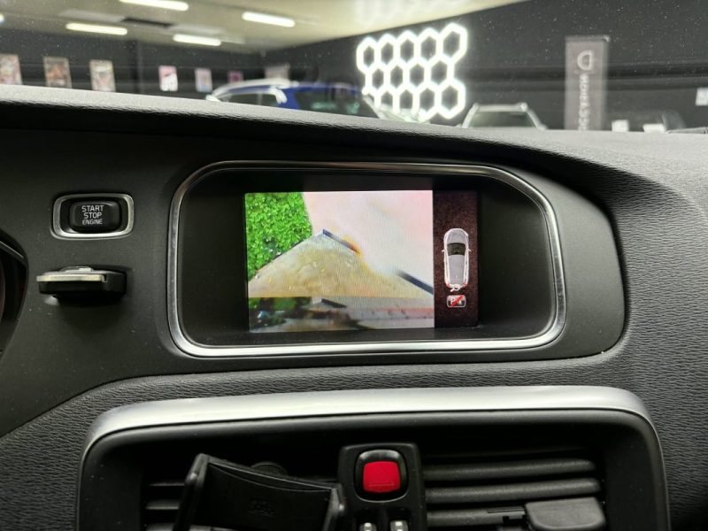 VOLVO V40 D2 120 R-DESIGN 2020