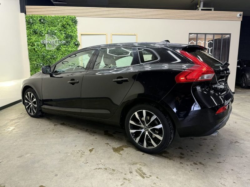 VOLVO V40 D2 120 R-DESIGN 2020