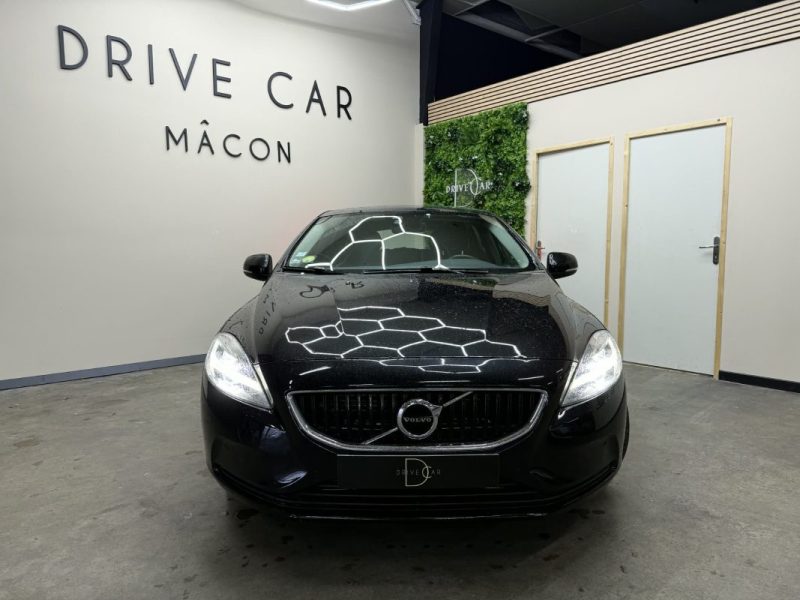 VOLVO V40 D2 120 R-DESIGN 2020