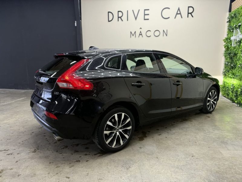 VOLVO V40 D2 120 R-DESIGN 2020