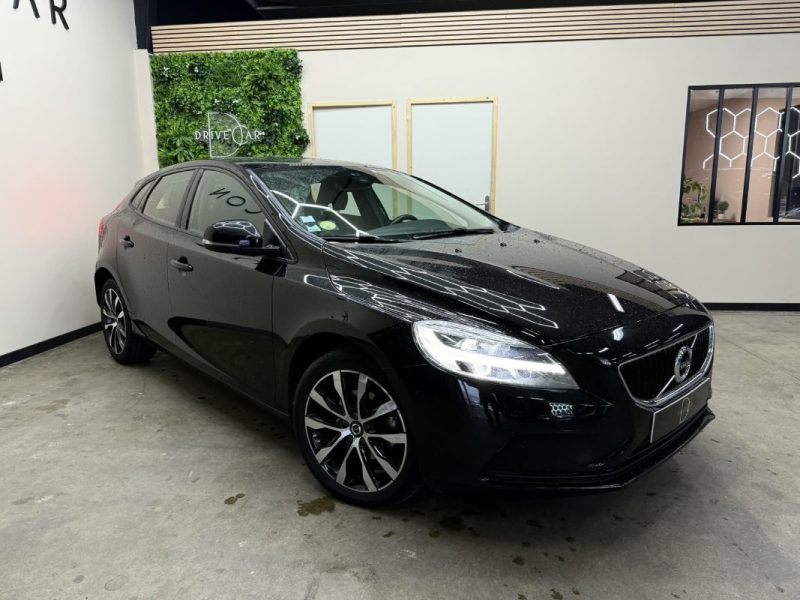VOLVO V40 D2 120 R-DESIGN 2020